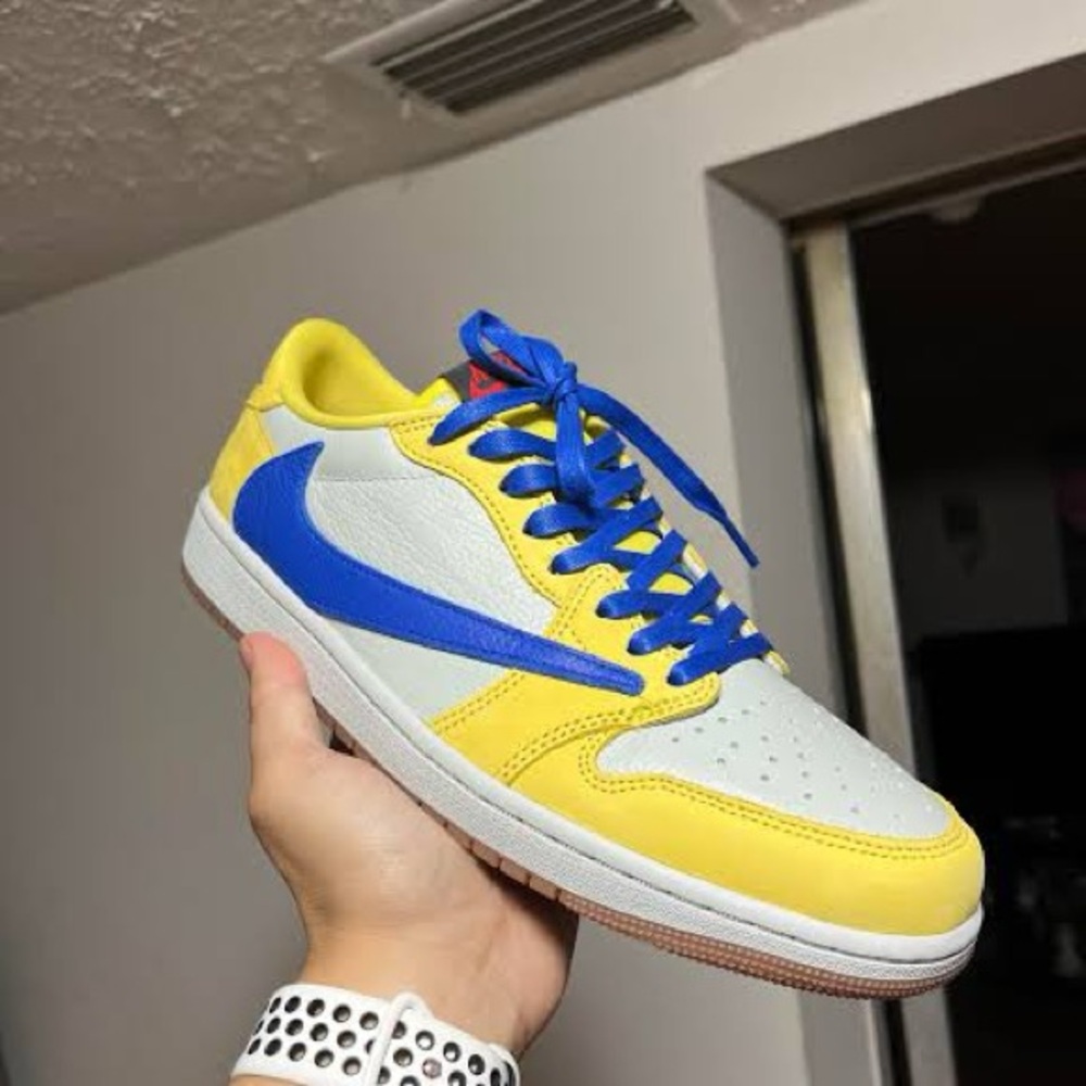 Nike Vibrant Yellow and Blue Low-Tops size 13